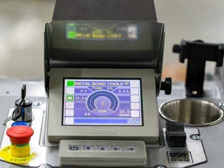 Шлифовально-полировальная машина на дистанционном управлении Lavina® 25REU ELIT Шлифовально-полировальная машина на дистанционном управлении Lavina® 25REU ELIT