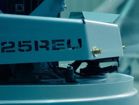 Шлифовально-полировальная машина на дистанционном управлении Lavina® 25REU ELIT Шлифовально-полировальная машина на дистанционном управлении Lavina® 25REU ELIT